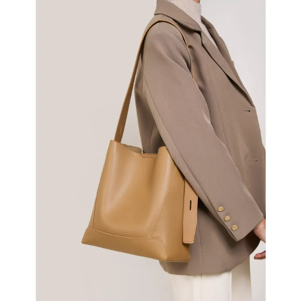 Elyra Nova Crossbody Bag